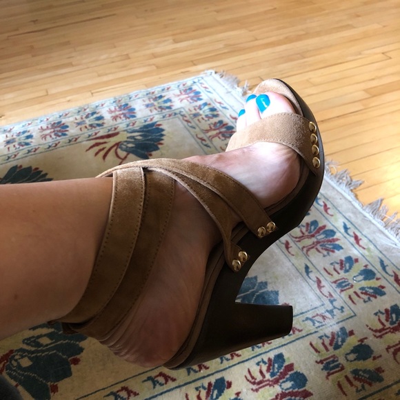 Jimmy Choo studded wooden platform sandals - Picture 3 of 6